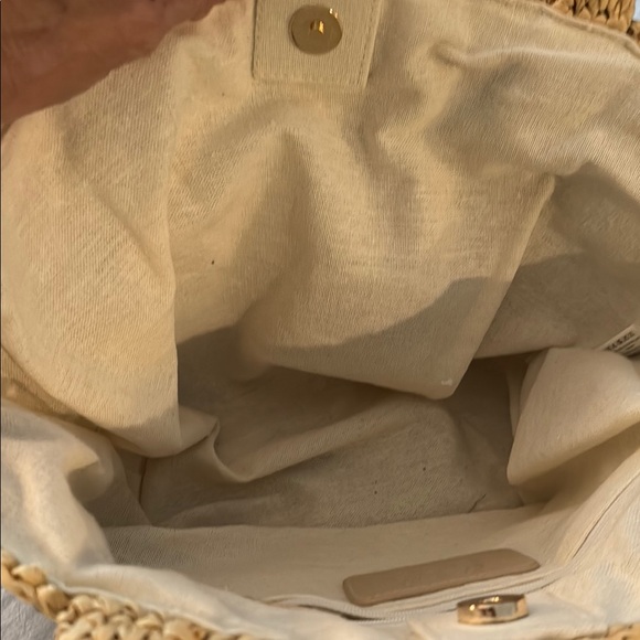 Chic Crochet Tote Bag - Tan and Black